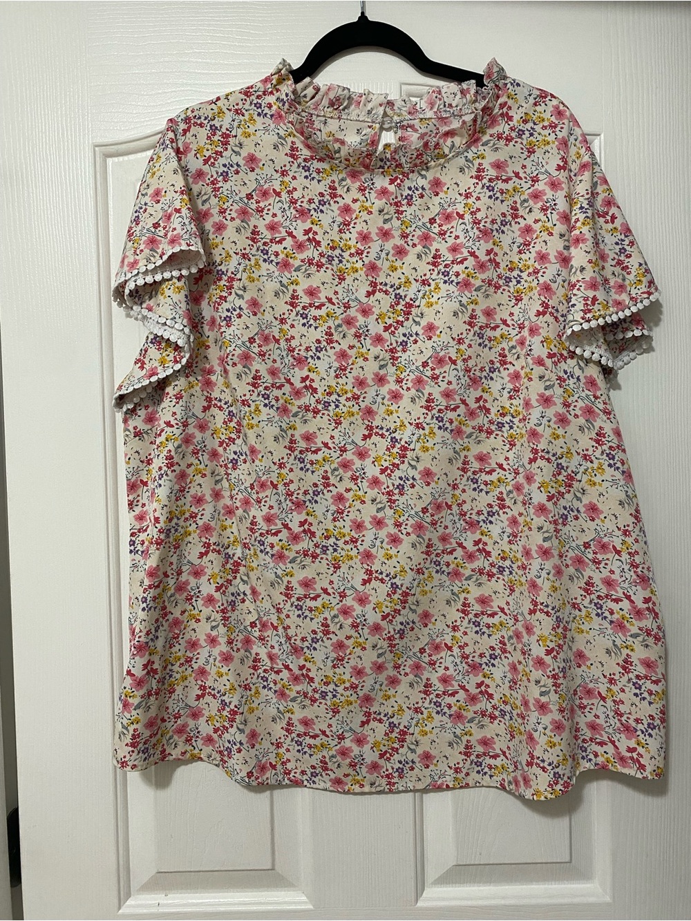 SHEIN Floral Ruffle Neck Blouse